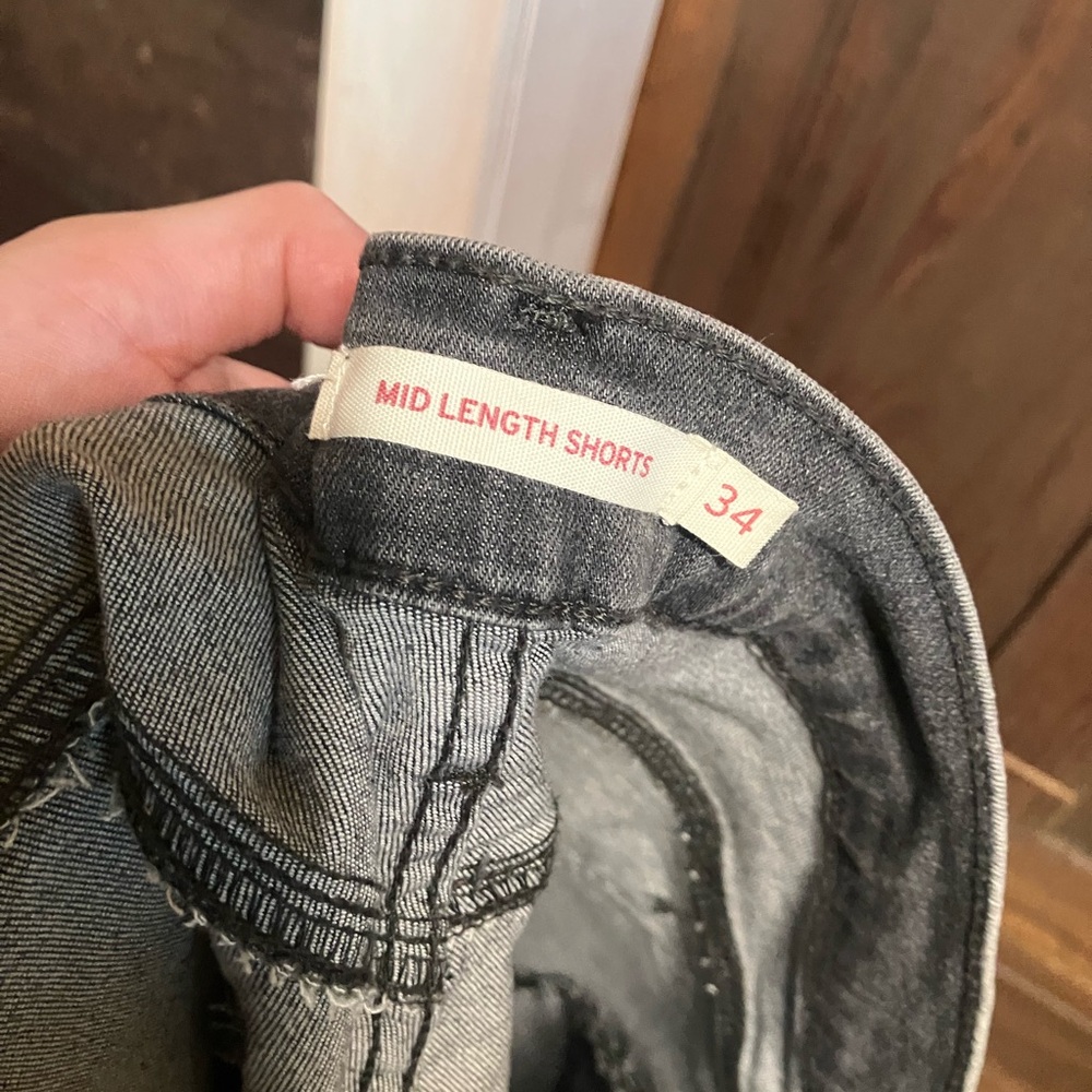 Levi's Black Jean Shorts Raw-Hem mid length shorts 34 - Picture 10 of 11